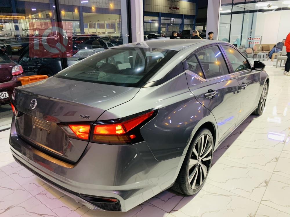 نيسان ألتيما